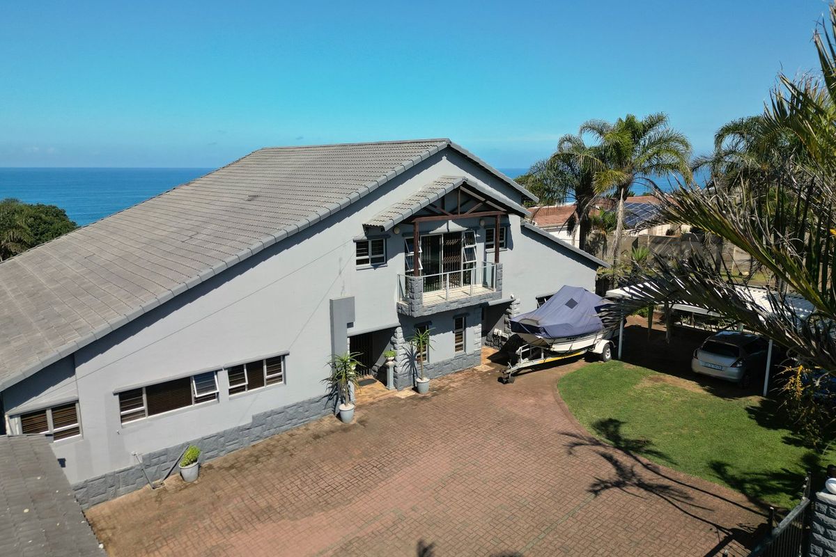 !! Sole Mandate !! - Stunning Large Home with Unmatched Sea Views - Photo 5