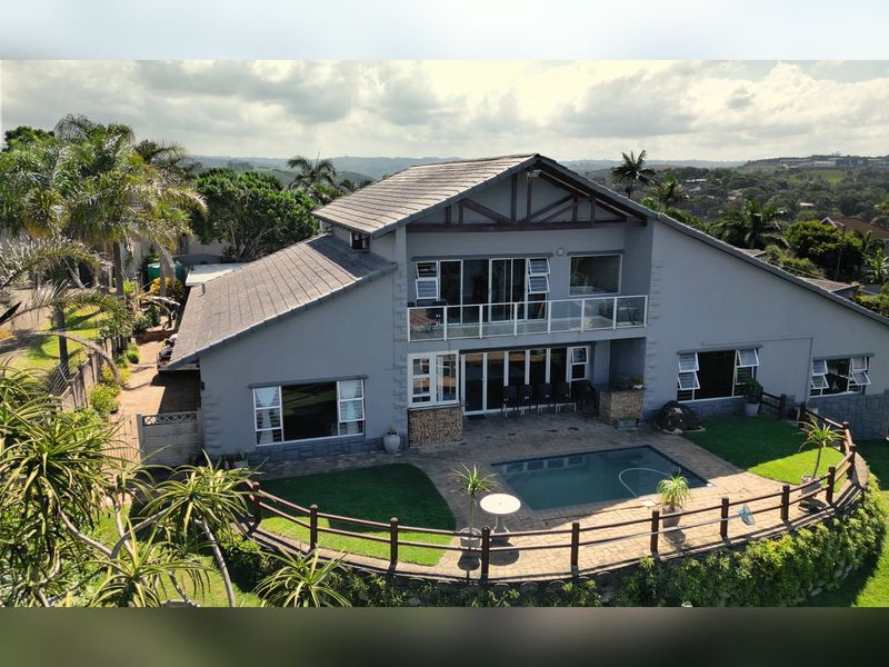 !! Sole Mandate !! - Stunning Large Home with Unmatched Sea Views - Photo 1