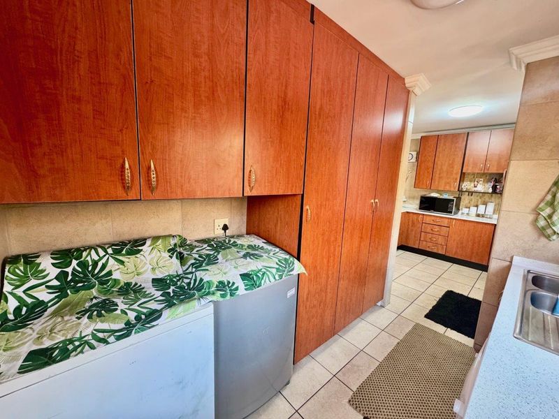 Modern 3-Bedrom Townhouse in Bartlett  - Photo 4