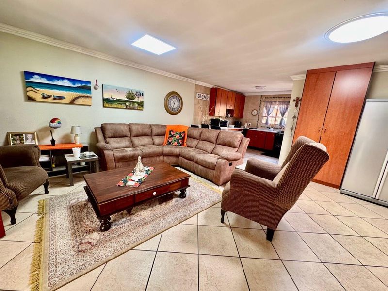 Modern 3-Bedrom Townhouse in Bartlett  - Photo 8