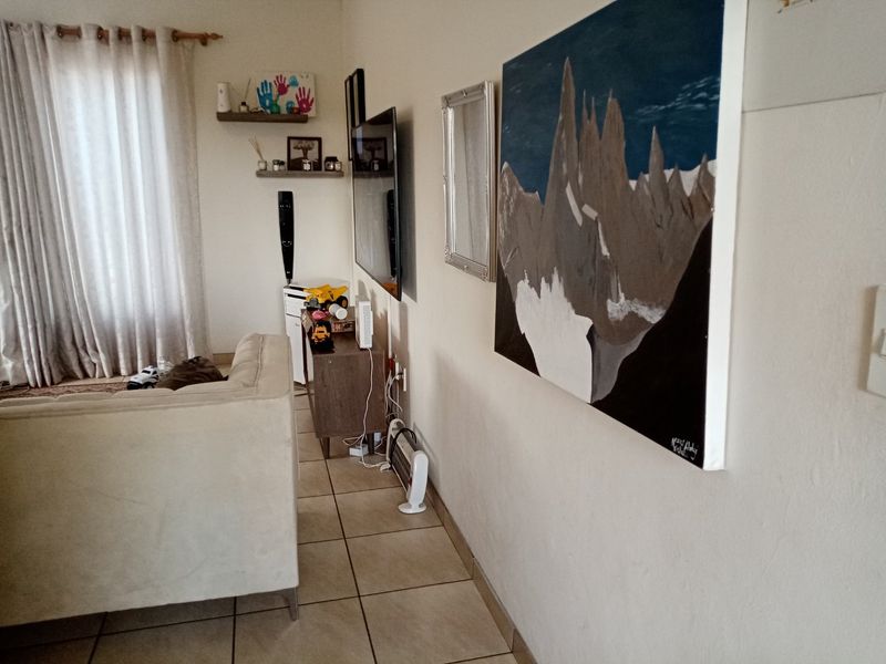 Lovely Apartment In The Right Location For Sale! - Photo 3