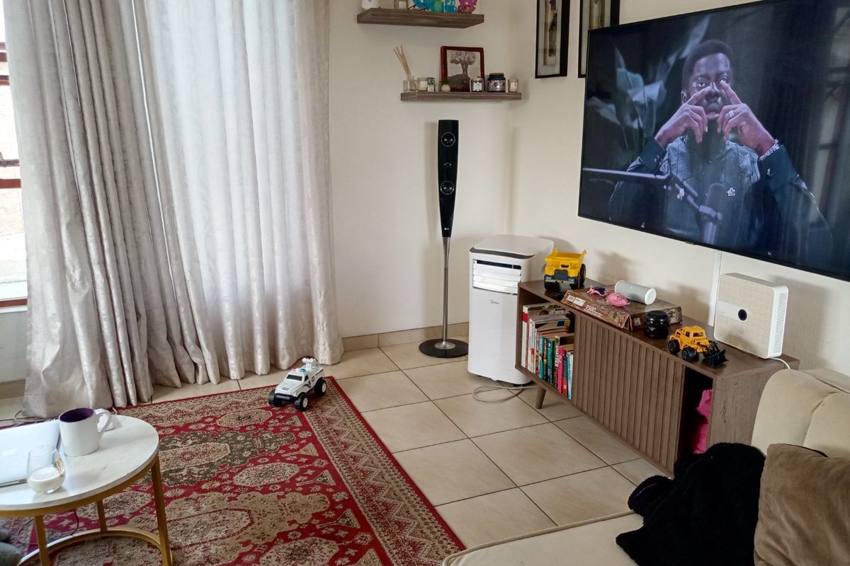 Lovely Apartment In The Right Location For Sale! - Photo 5