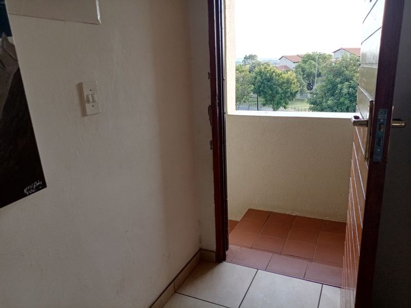 Lovely Apartment In The Right Location For Sale! - Photo 2