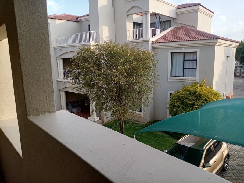 Lovely Apartment In The Right Location For Sale! - Photo 1