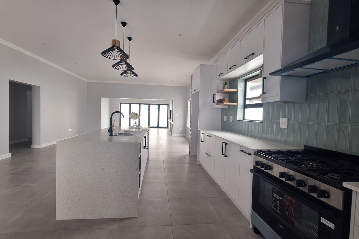 3 Bedroom House for Sale in Shelley Point - St Helena Bay - Photo 4