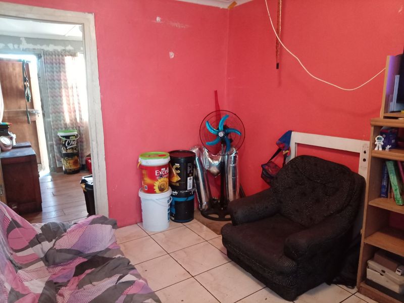 Affordable 2-Bedroom Starter Home in Tafelsig – Great Potential! - Photo 4