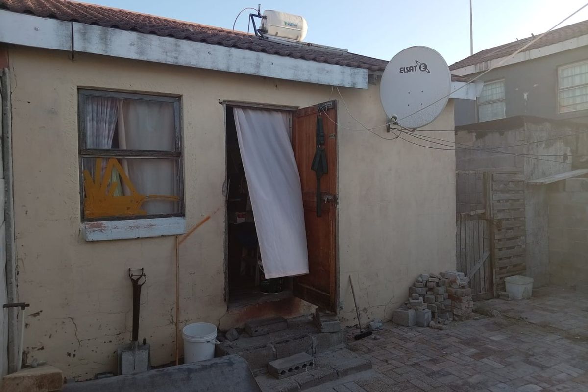 Affordable 2-Bedroom Starter Home in Tafelsig – Great Potential! - Photo 2