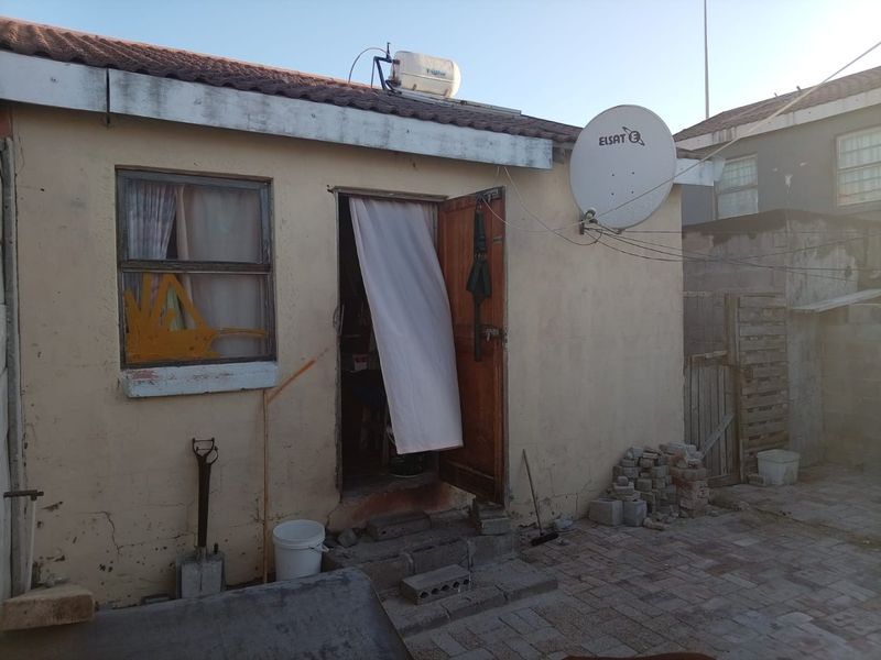 Affordable 2-Bedroom Starter Home in Tafelsig – Great Potential! - Photo 2