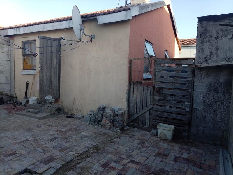 Affordable 2-Bedroom Starter Home in Tafelsig – Great Potential! - Photo 3