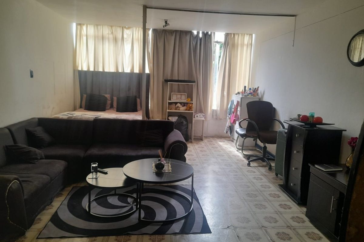 Bachelor Flat for Sale in Arcadia Frances Baard st - Photo 5