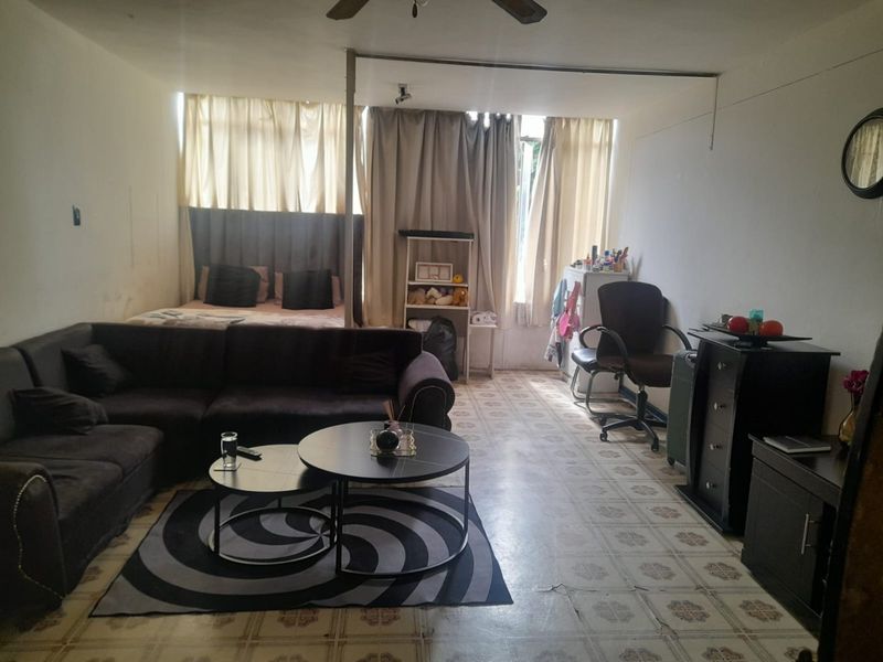 Bachelor Flat for Sale in Arcadia Frances Baard st - Photo 5