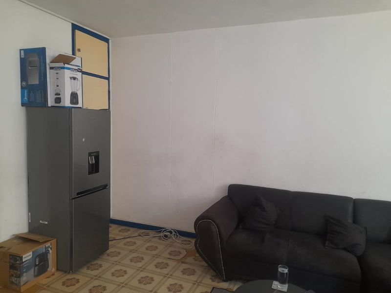 Bachelor Flat for Sale in Arcadia Frances Baard st - Photo 3