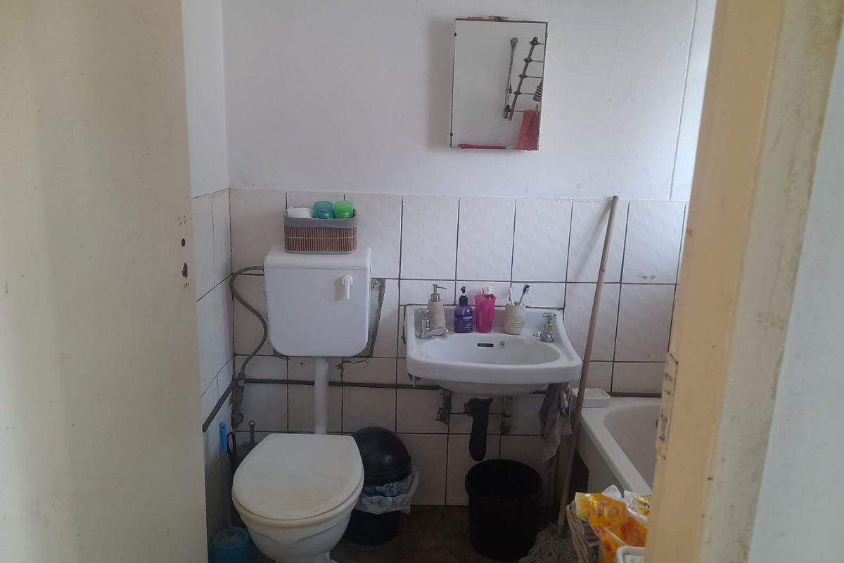 Bachelor Flat for Sale in Arcadia Frances Baard st - Photo 4