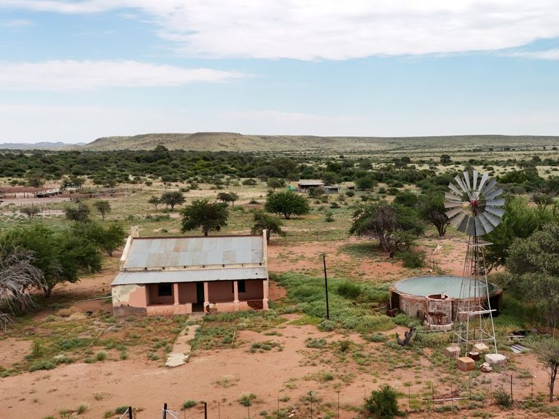 Northern Cape Grazing Gem Between Upington and Lutzputs – 5,054ha Semi-Desert Farm with Reliable Water & Development Potential - Photo 2