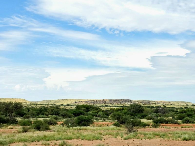 Northern Cape Grazing Gem Between Upington and Lutzputs – 5,054ha Semi-Desert Farm with Reliable Water & Development Potential - Photo 7