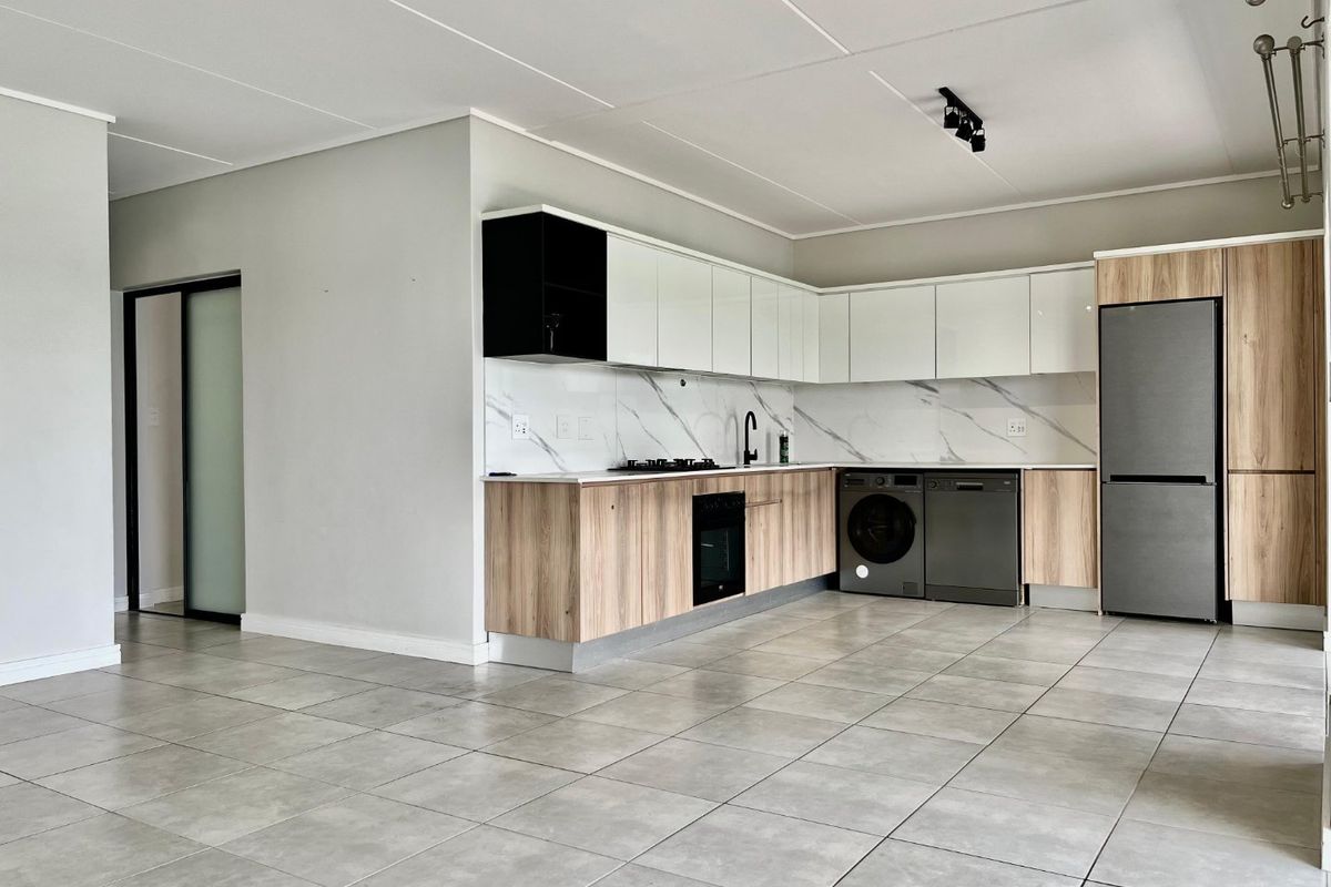 Luxury 3Bedroom Penthouse with Lagoon Views  Munyaka Lifestyle Apartments, Waterfall - Photo 2