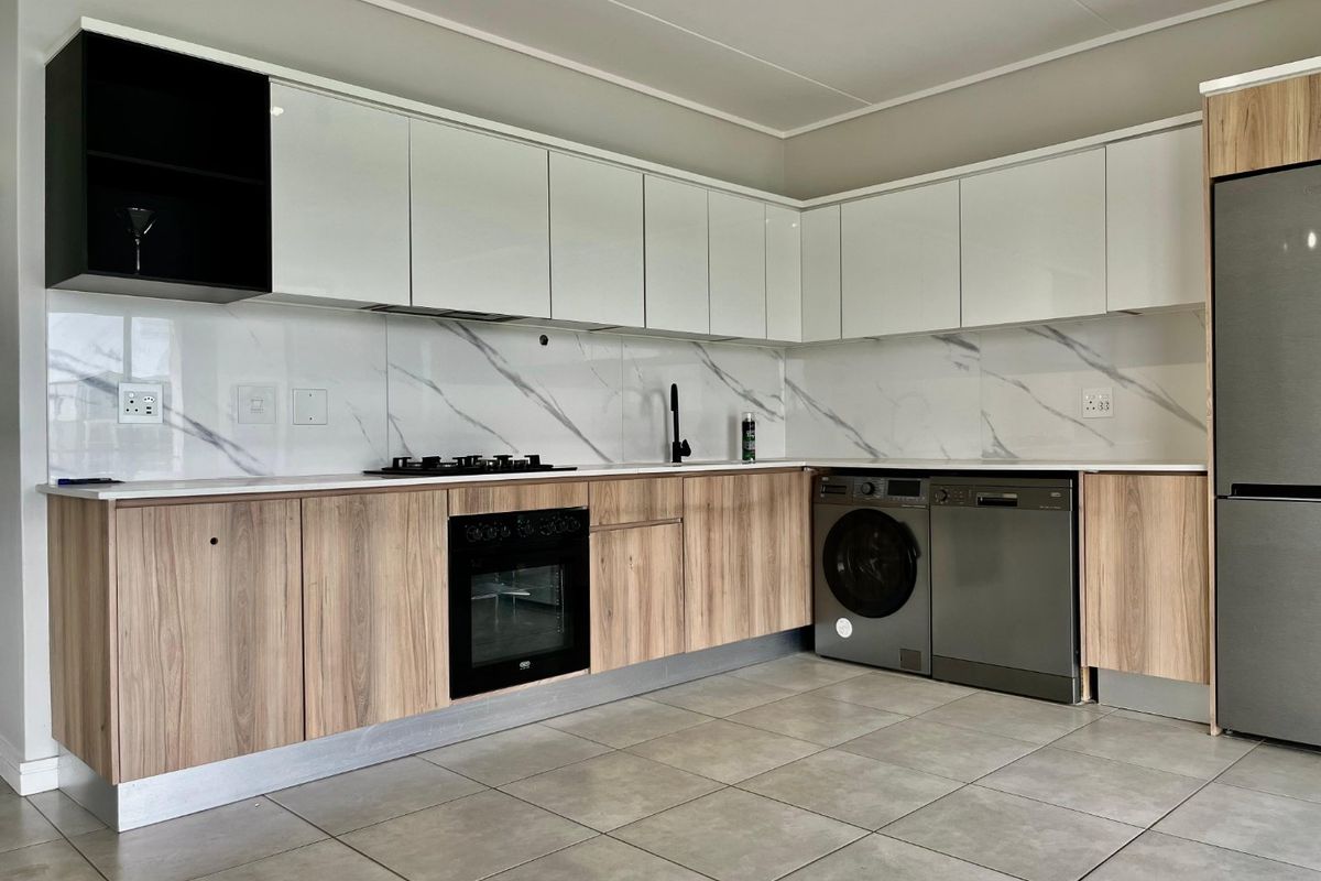 Luxury 3Bedroom Penthouse with Lagoon Views  Munyaka Lifestyle Apartments, Waterfall - Photo 3
