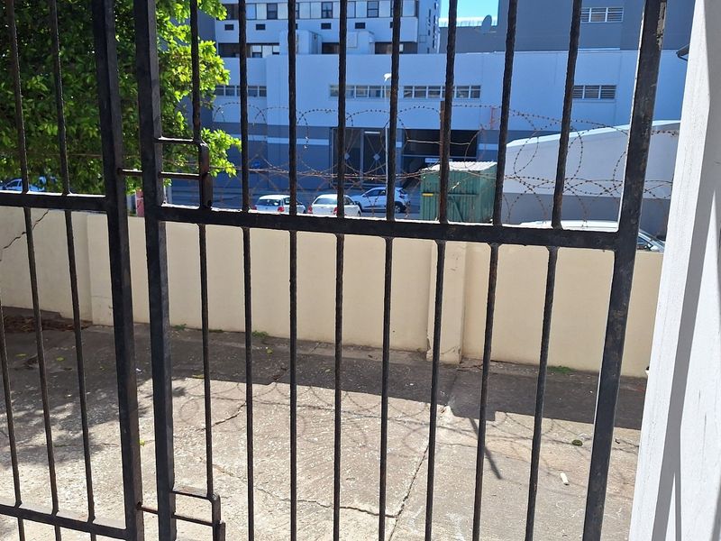 NEAT AND SECURE TWO BEDROOM FLAT - Photo 3