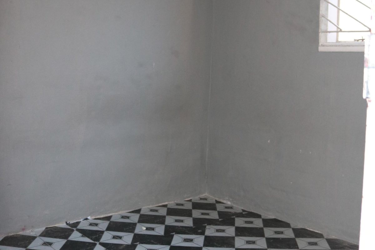 2 Bedroom House  - Photo 2