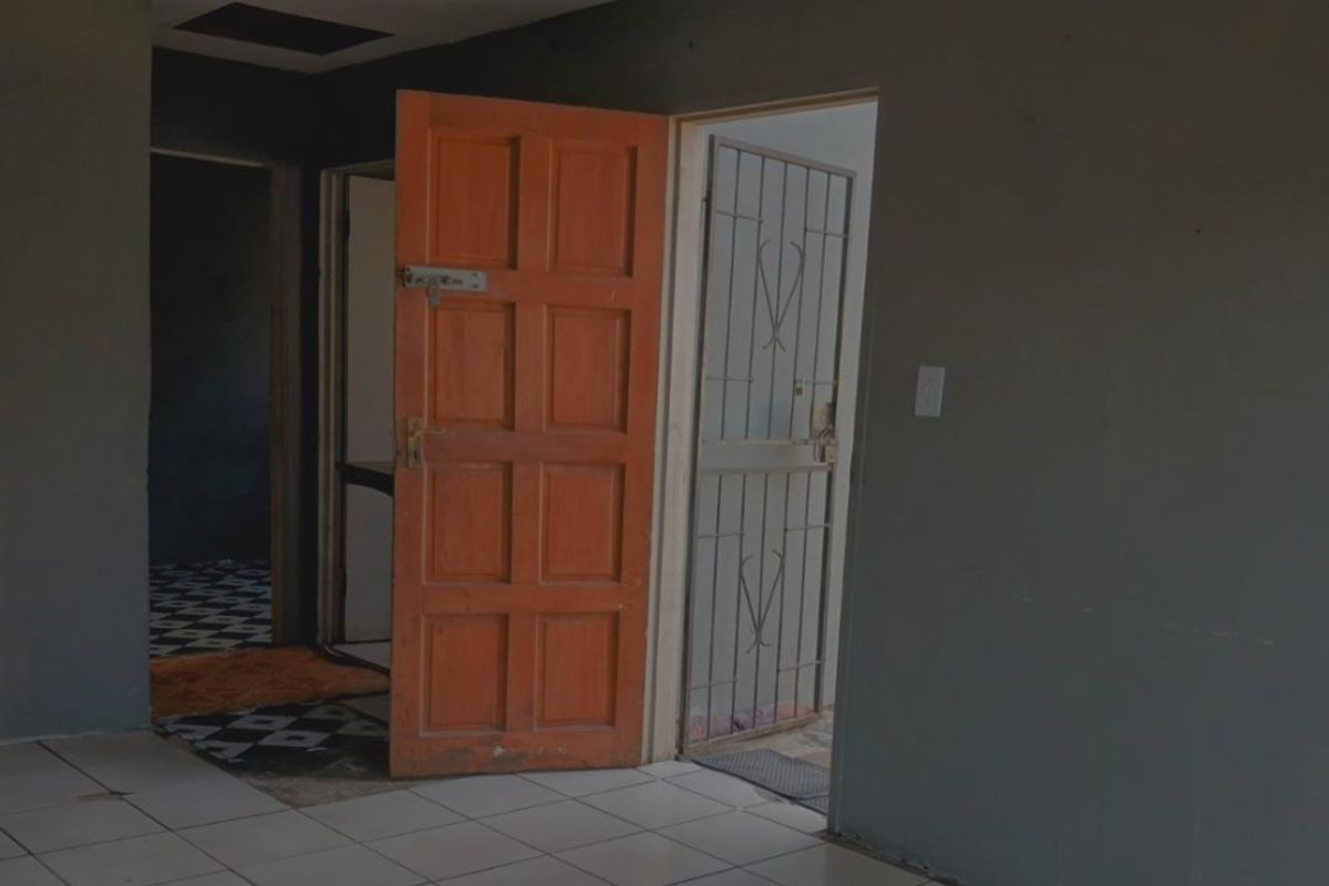 2 Bedroom House  - Photo 3