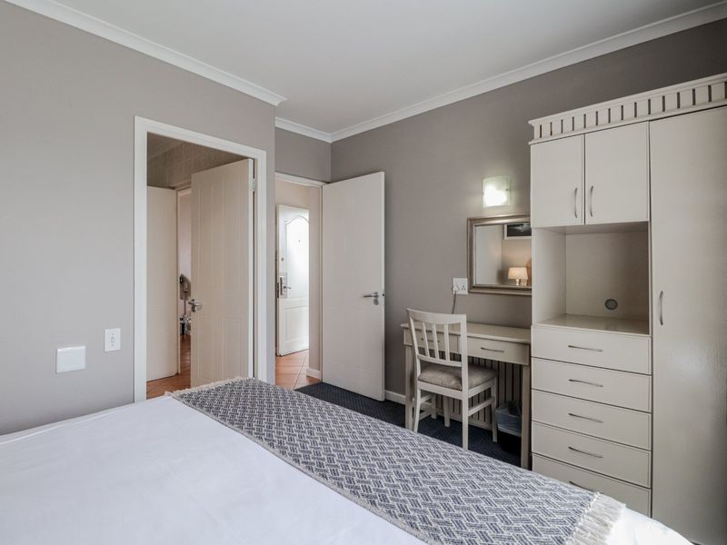 CAPE TOWN HOLIDAY APARTMENT - INVESMENT OPPORTUNITY - Photo 10