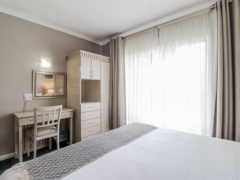 CAPE TOWN HOLIDAY APARTMENT - INVESMENT OPPORTUNITY - Photo 9