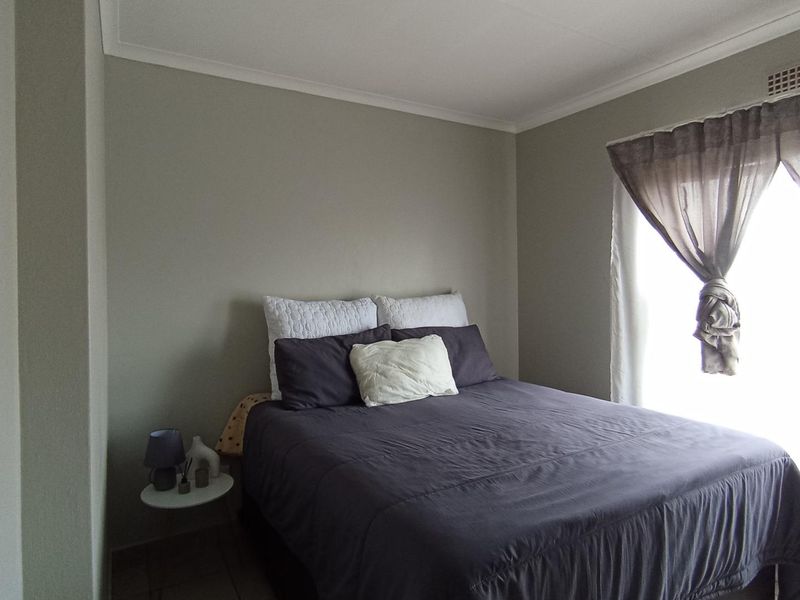 2 bedroom, 1 bathroom unit in La Montagne  - Photo 5