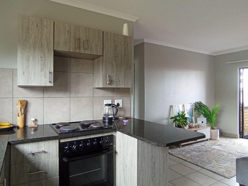 2 bedroom, 1 bathroom unit in La Montagne  - Photo 3