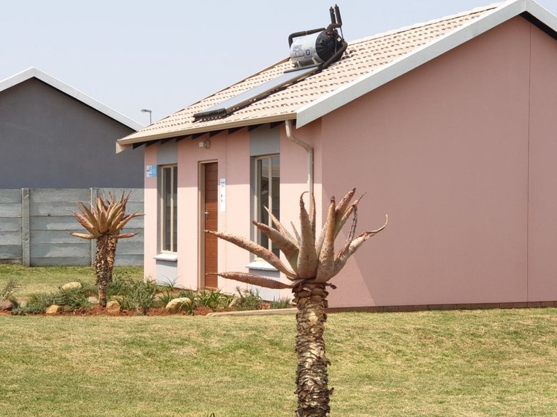 Specious 2-bedroom house for sale in Sky City - Photo 2