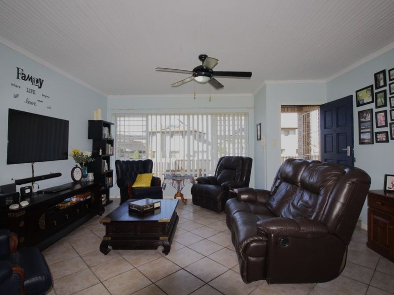 Spacious family home  - Photo 6