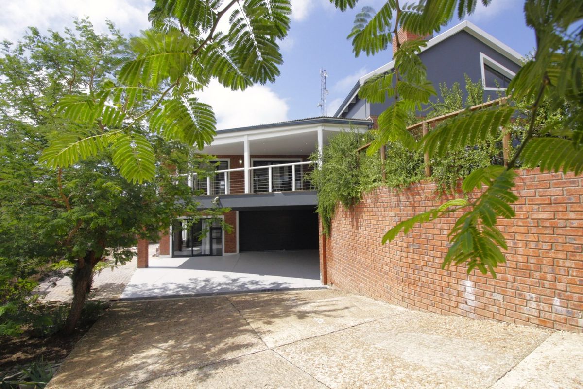 Luxury Living Meets Nature - Photo 5