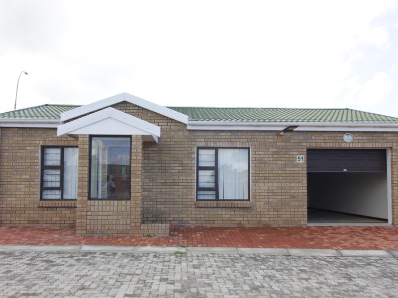 Charming 1-Bedroom Townhouse in Secure Garanzia Villas - Photo 2