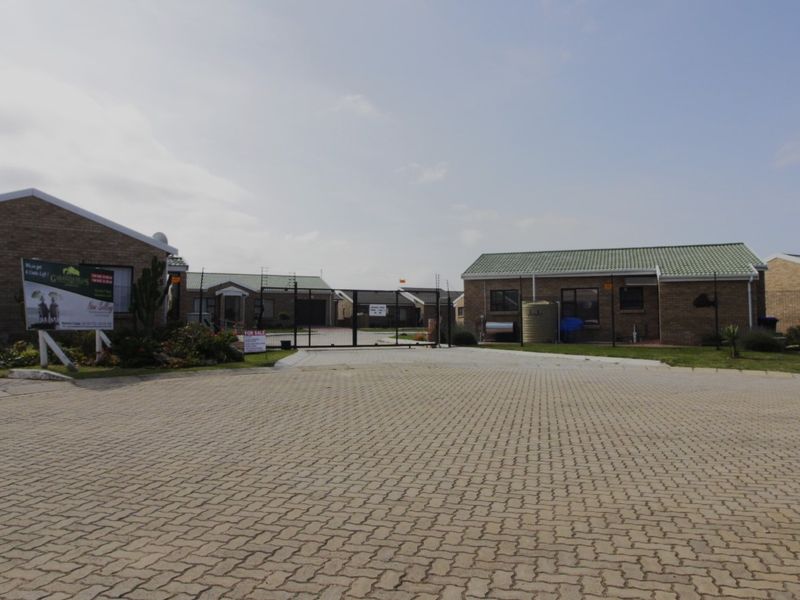 Secure Lock-Up-and-Go Living in Garanzia Villas – Ideal for Easy, Comfortable Living - Photo 8