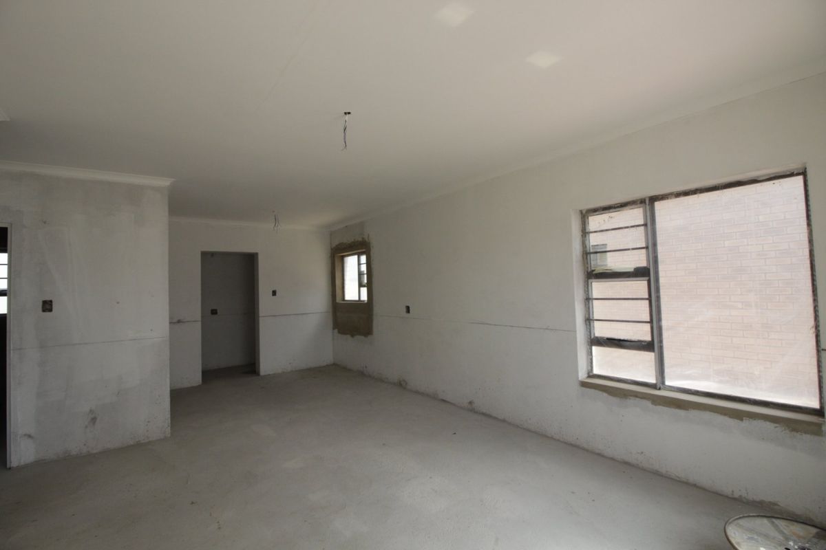 Secure Lock-Up-and-Go Living in Garanzia Villas – Ideal for Easy, Comfortable Living - Photo 3