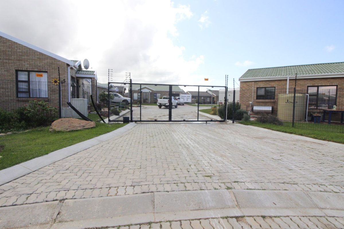 Secure Lock-Up-and-Go Living in Garanzia Villas – Ideal for Easy, Comfortable Living - Photo 4