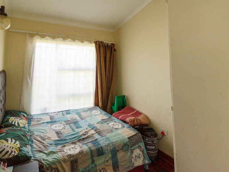 Spacious 2-Bedroom Townhouse with Versatile Loft and Lifestyle Amenities - Photo 5