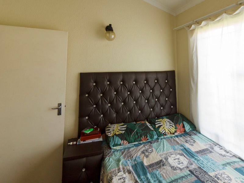 Spacious 2-Bedroom Townhouse with Versatile Loft and Lifestyle Amenities - Photo 9