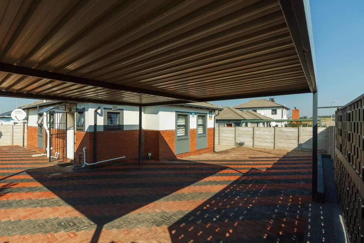 Modern 3-Bedroom Family Home with Open-Plan Living in Mindalore - Photo 2