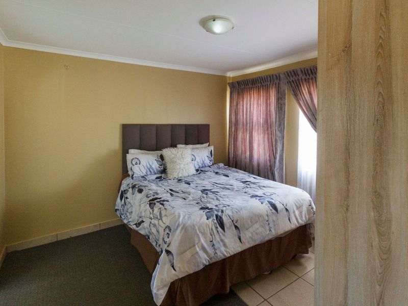 Modern 3-Bedroom Family Home with Open-Plan Living in Mindalore - Photo 10