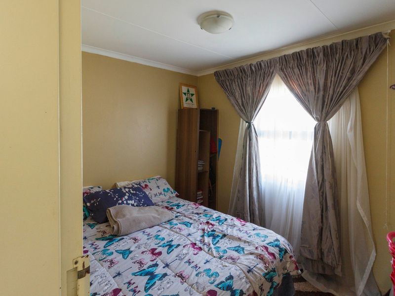 Modern 3-Bedroom Family Home with Open-Plan Living in Mindalore - Photo 9