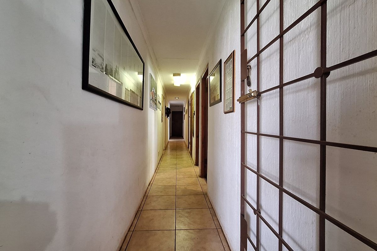 Spacious Thatched Home -Afrcan charm - Photo 2