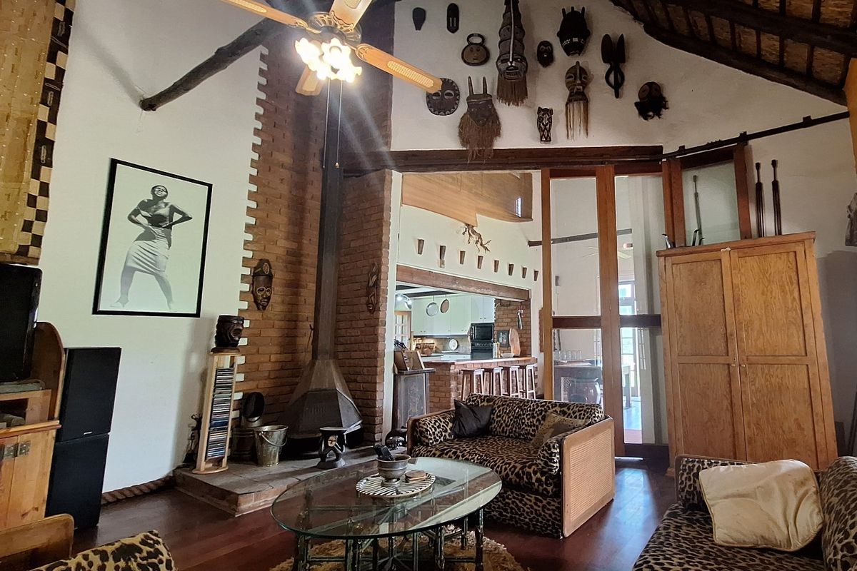 Spacious Thatched Home -Afrcan charm - Photo 4