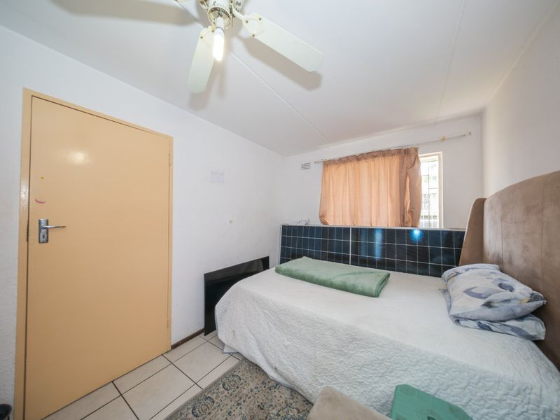 Ground Floor Lock Up and Go or Prime Investment Opportunity in Eden Glen - Photo 10