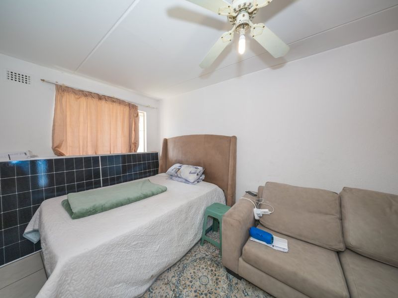 Ground Floor Lock Up and Go or Prime Investment Opportunity in Eden Glen - Photo 9