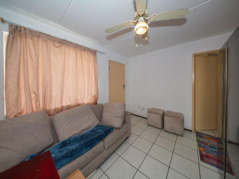 Ground Floor Lock Up and Go or Prime Investment Opportunity in Eden Glen - Photo 7