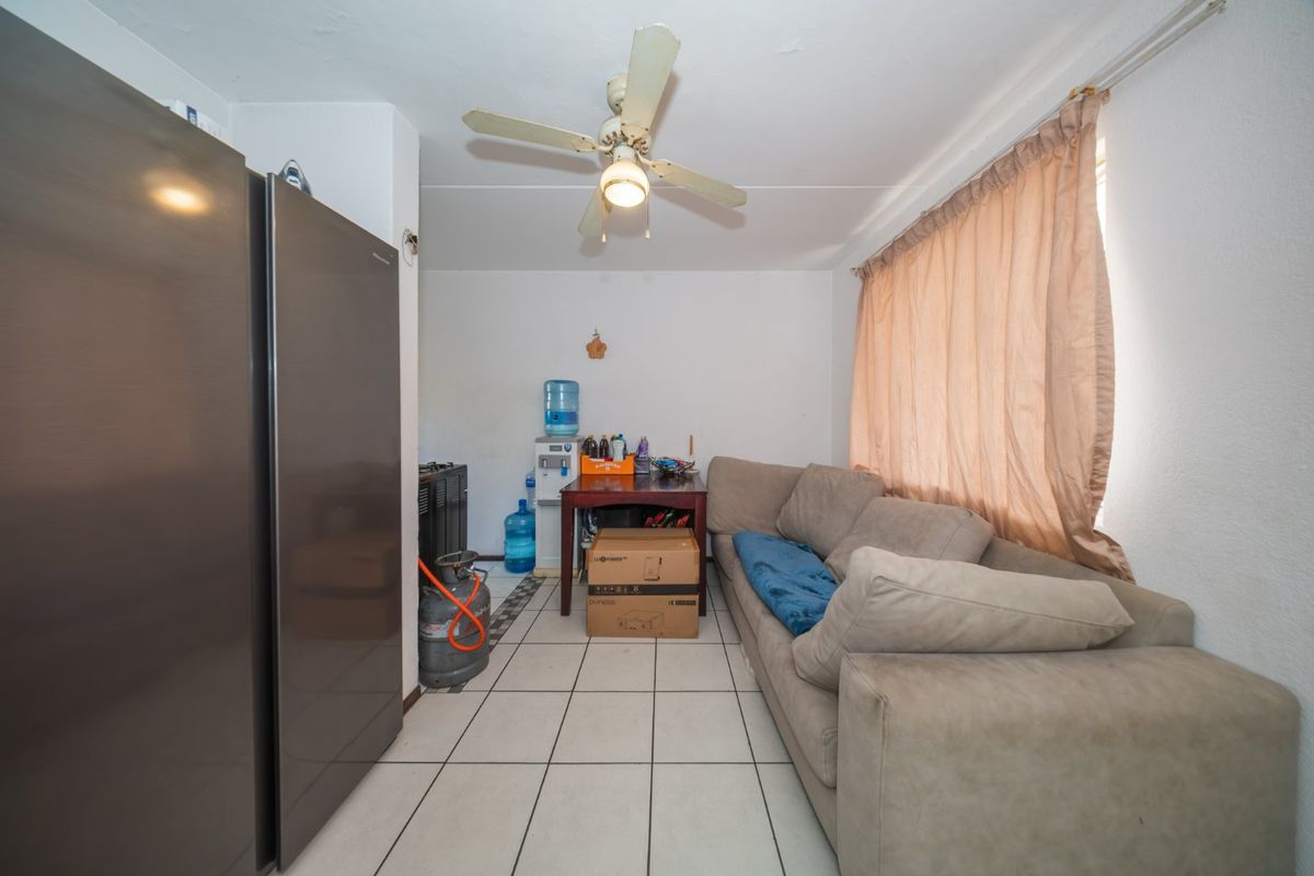 Ground Floor Lock Up and Go or Prime Investment Opportunity in Eden Glen - Photo 2