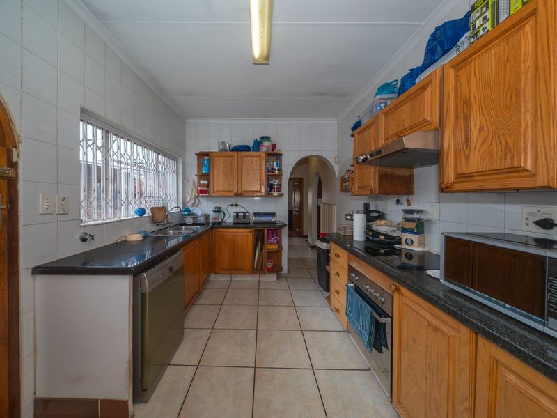 2 Bedroom Home in Wychwood - Photo 5