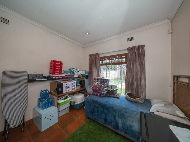 2 Bedroom Home in Wychwood - Photo 9