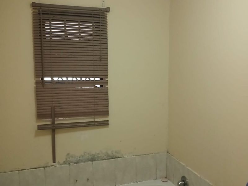 2 Bedroom, 1 Bathroom Apartment for Sale in Montclair, Durban - Photo 8