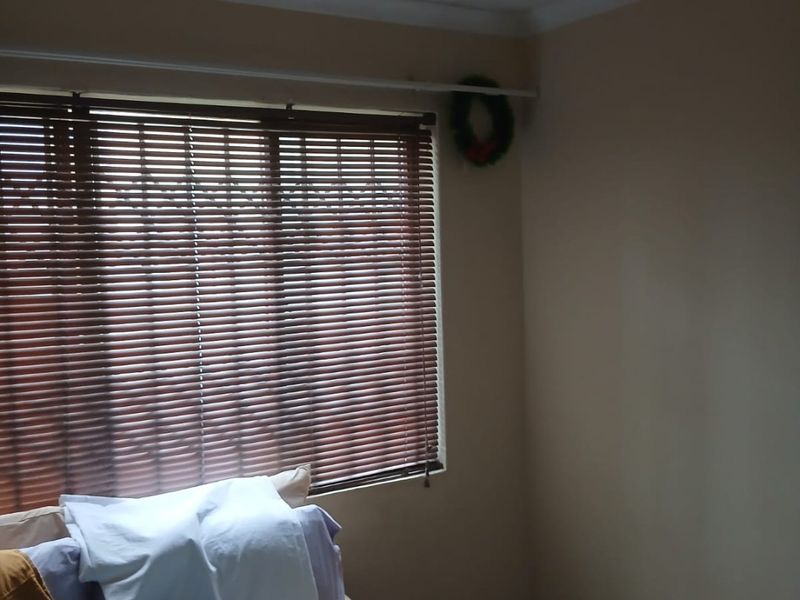 2 Bedroom, 1 Bathroom Apartment for Sale in Montclair, Durban - Photo 6